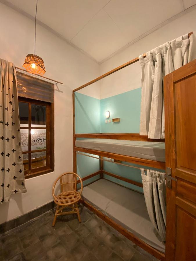 Asrama Wonderloft Jogja *